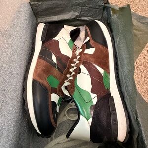 Valentino RockRunner Low Top Navy Brown Size 42 Rarely Worn Outside